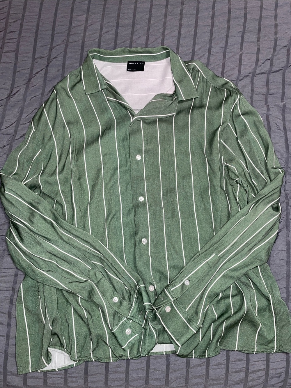 Green Long-Sleeve Vertical Stripe Button-Down Shirt